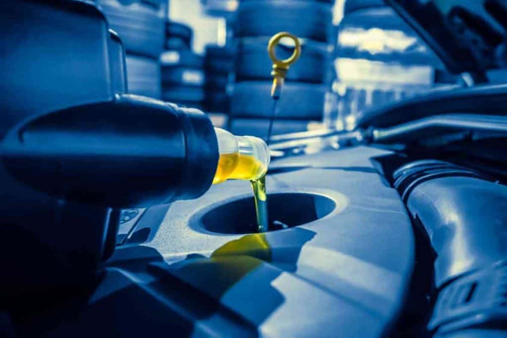 How to Change Engine Oil to Avoid Invalidating your Warranty
