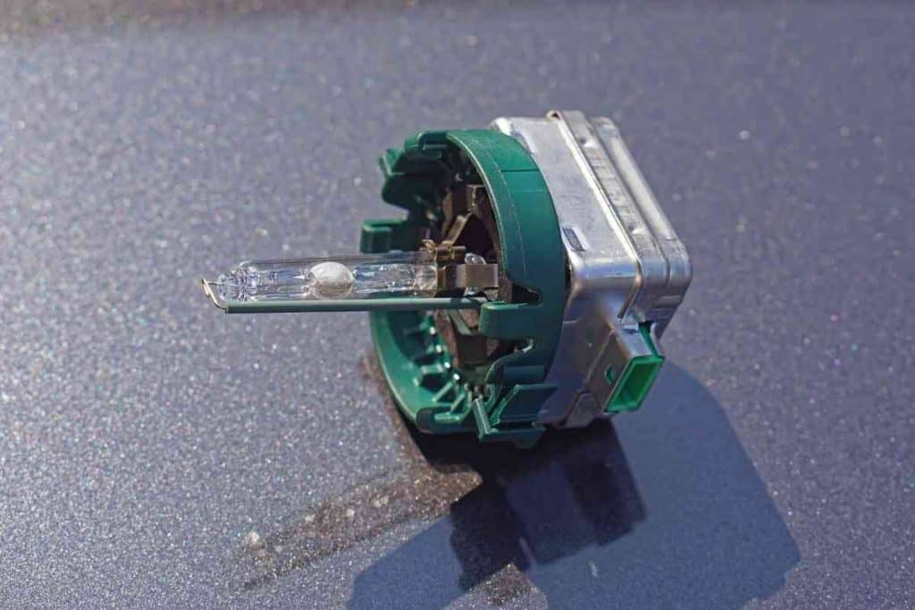 Why are Xenon Bulbs Considered Better Than Normal Headlights